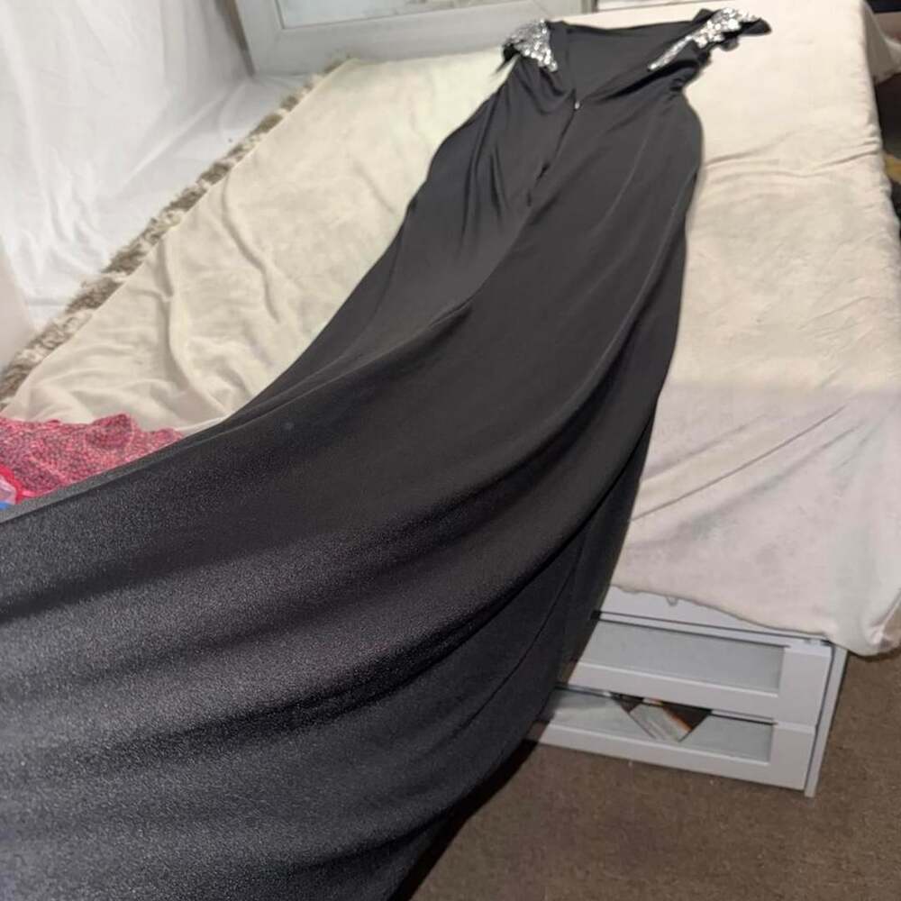 Evening Gown Black Mermaid Secretted Shoulder Prom Maxi Dress